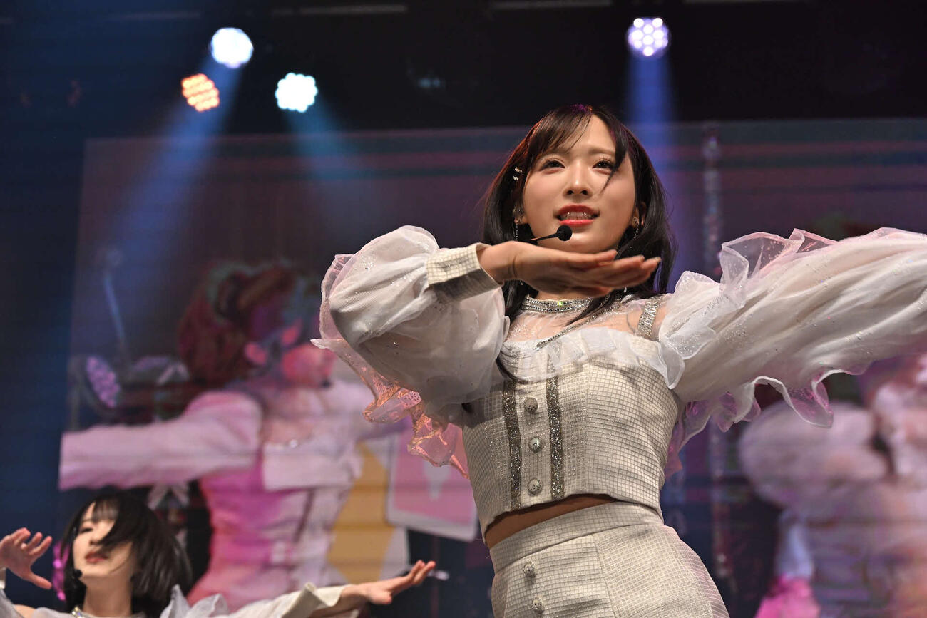 AKB48のどっぼーん！ひとりじめ！5周年記念ライブ！に出演した小栗有以