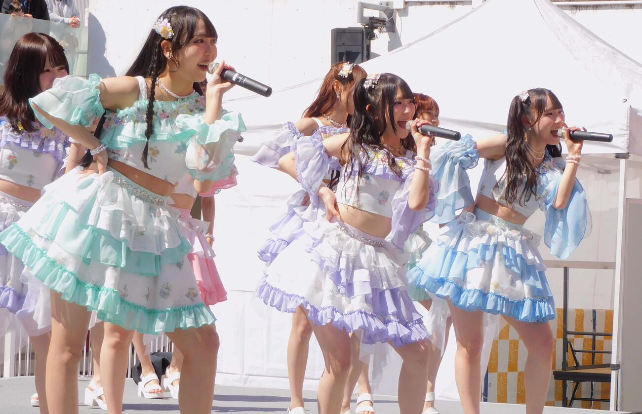 新曲「サンダルだぜ」リリースイベントを行ったSKE48（撮影・寺本吏輝）