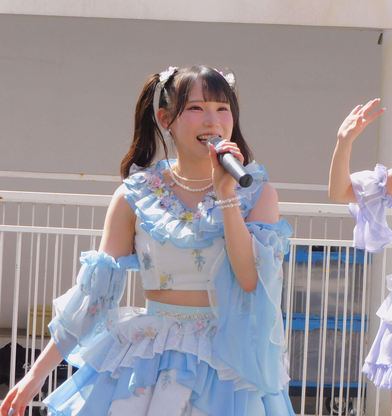新曲「サンダルだぜ」でセンターを務める大村杏（撮影・寺本吏輝）