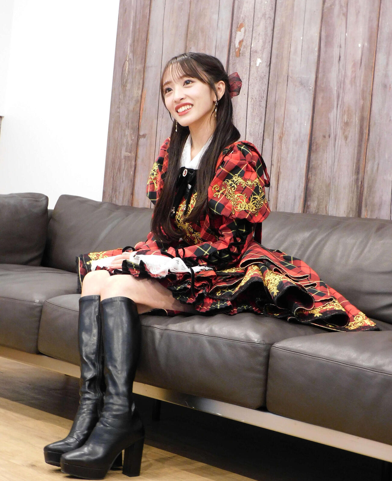 インタビューに応じるAKB48向井地美音（撮影・寺本吏輝）