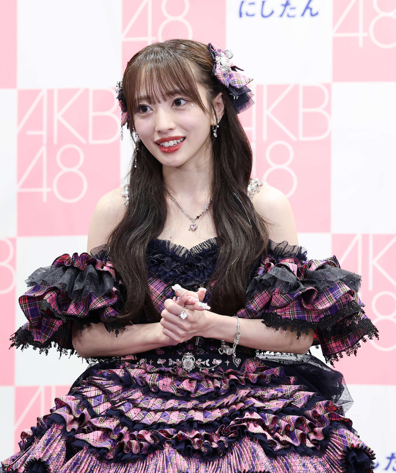 卒業公演を振り返る向井地美音（撮影・鈴木正人）　