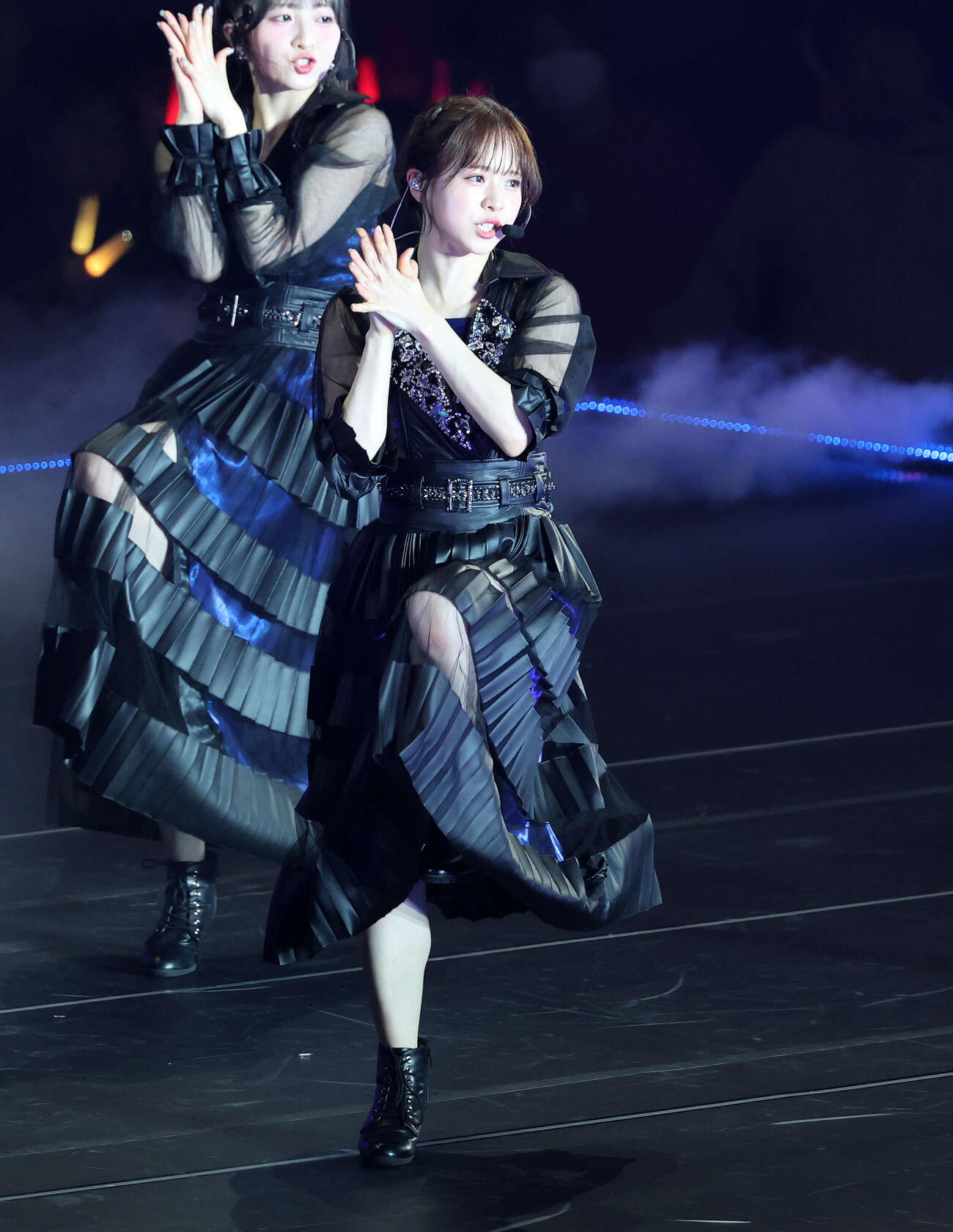 華麗なパフォーマンスを見せる倉野尾成美（撮影・鈴木正人）　
