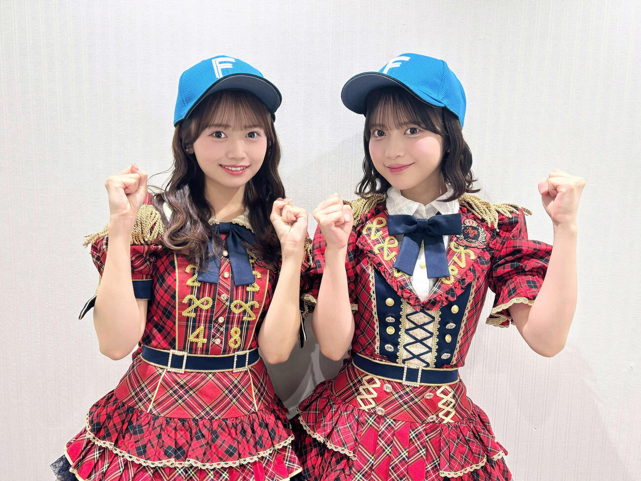 始球式が決定したAKB48川村結衣（右）と花田藍衣（左）（（C）AKB48）