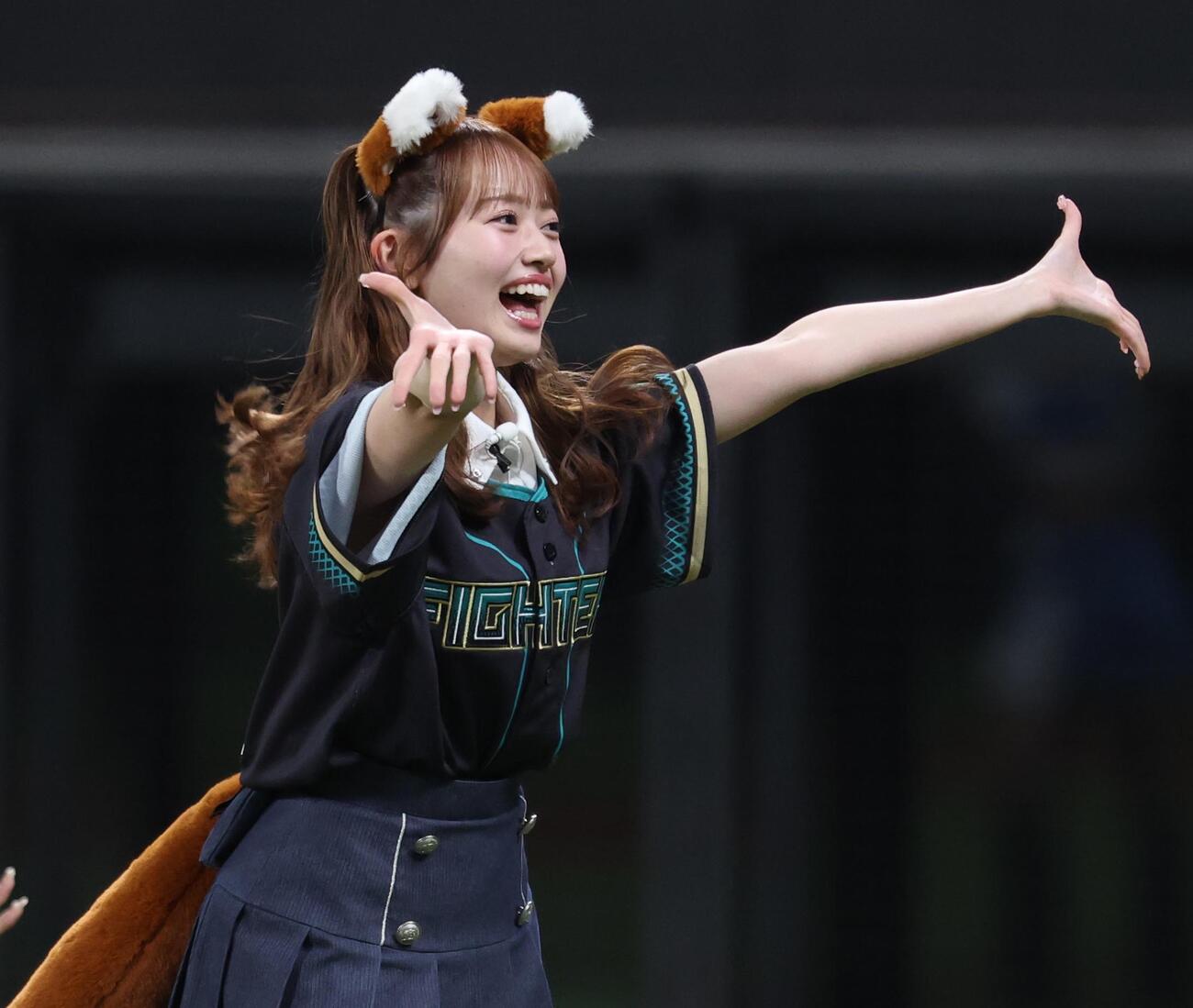 きつねダンスを踊るAKB48の花田藍衣（2026年4月撮影）