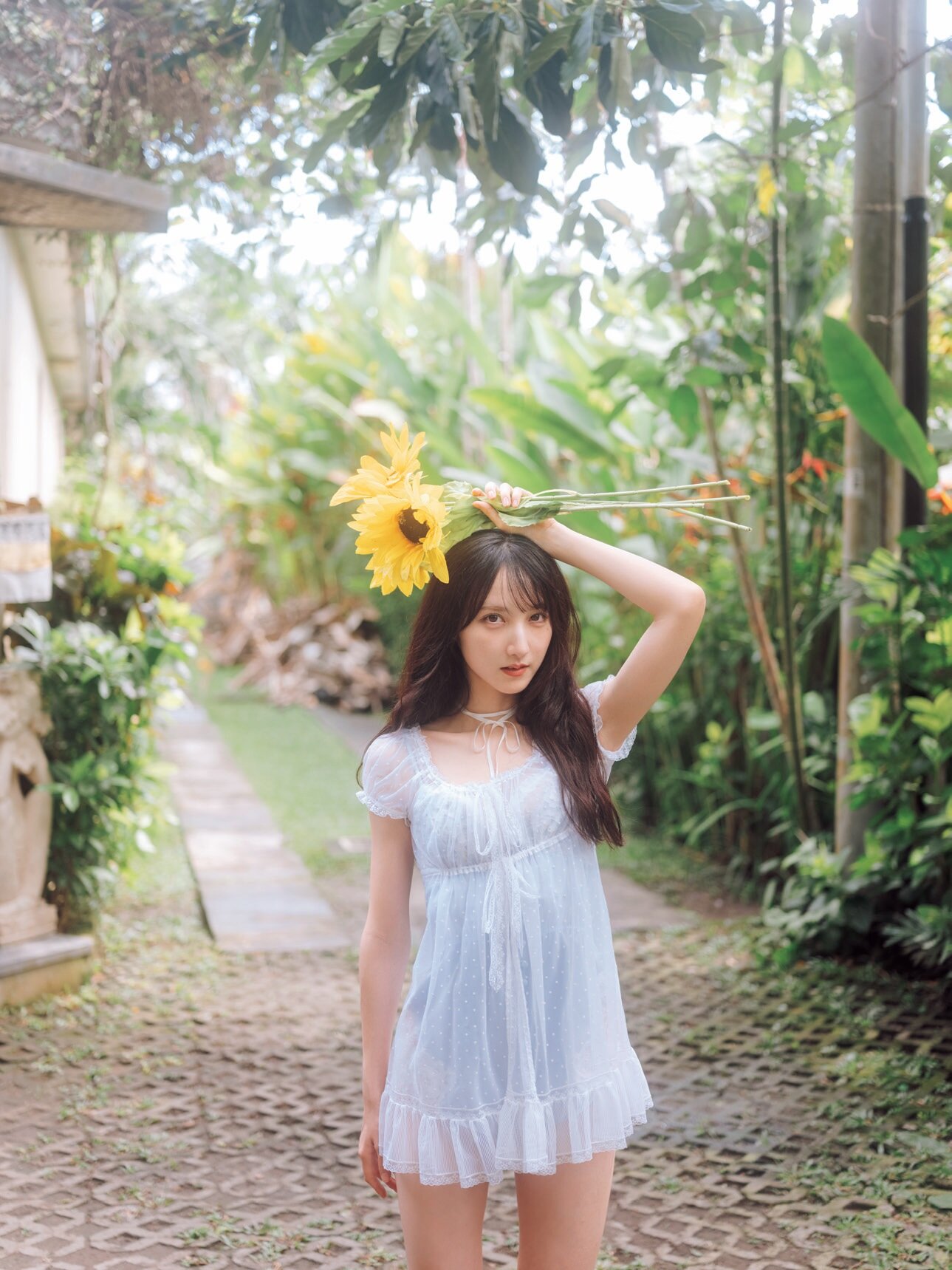 AKB48長友彩海のファースト写真集「予定外の瞳」の先行カット(C)KADOKAWA（C）DH PHOTO／下田直樹