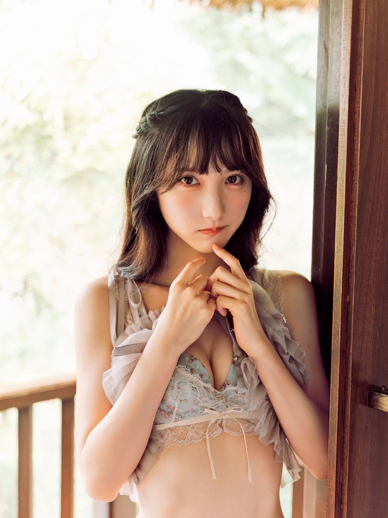 AKB48長友彩海のファースト写真集「予定外の瞳」の先行カット(C)KADOKAWA（C）DH PHOTO／下田直樹