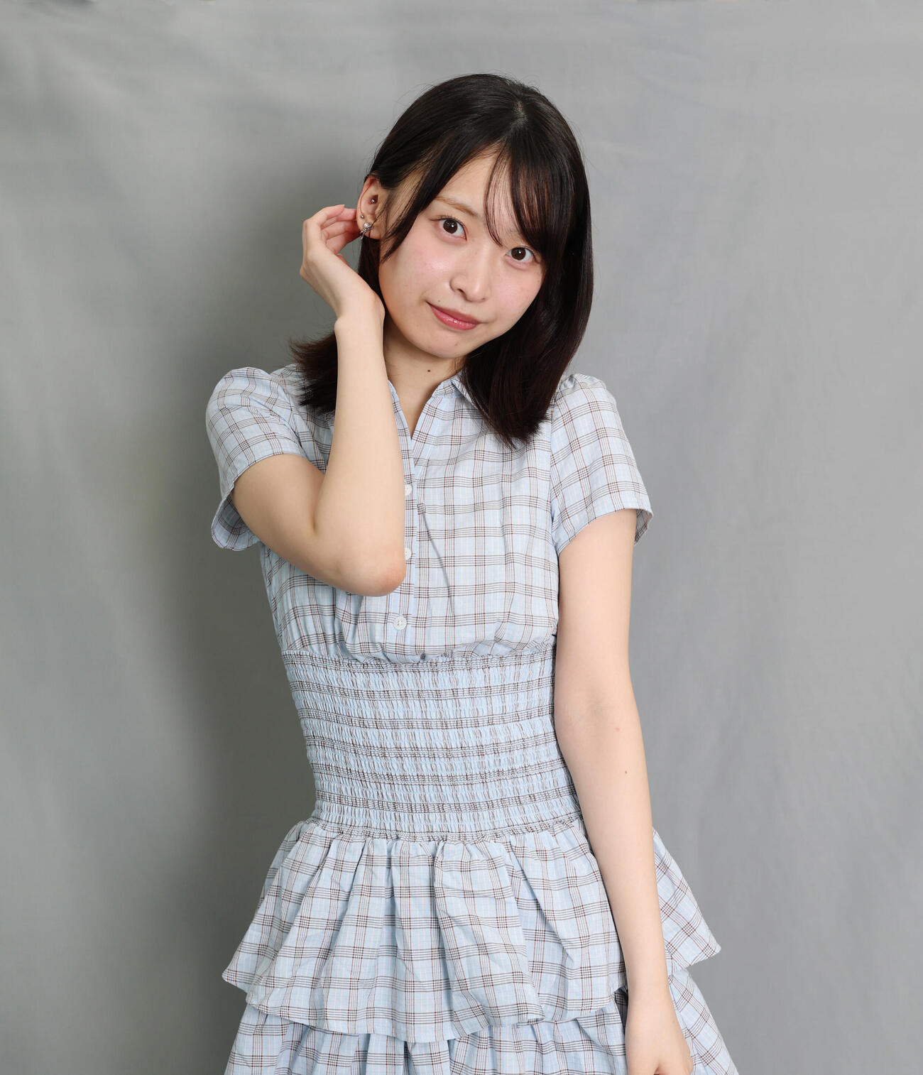 柔らかい表情でカメラを見つめる坂川陽香（撮影・増田悦実）