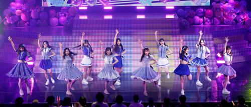 AKB48伊藤百花「昇格はここからのスタート」19期生昇格記念ライブで全31曲、未来への誓い
