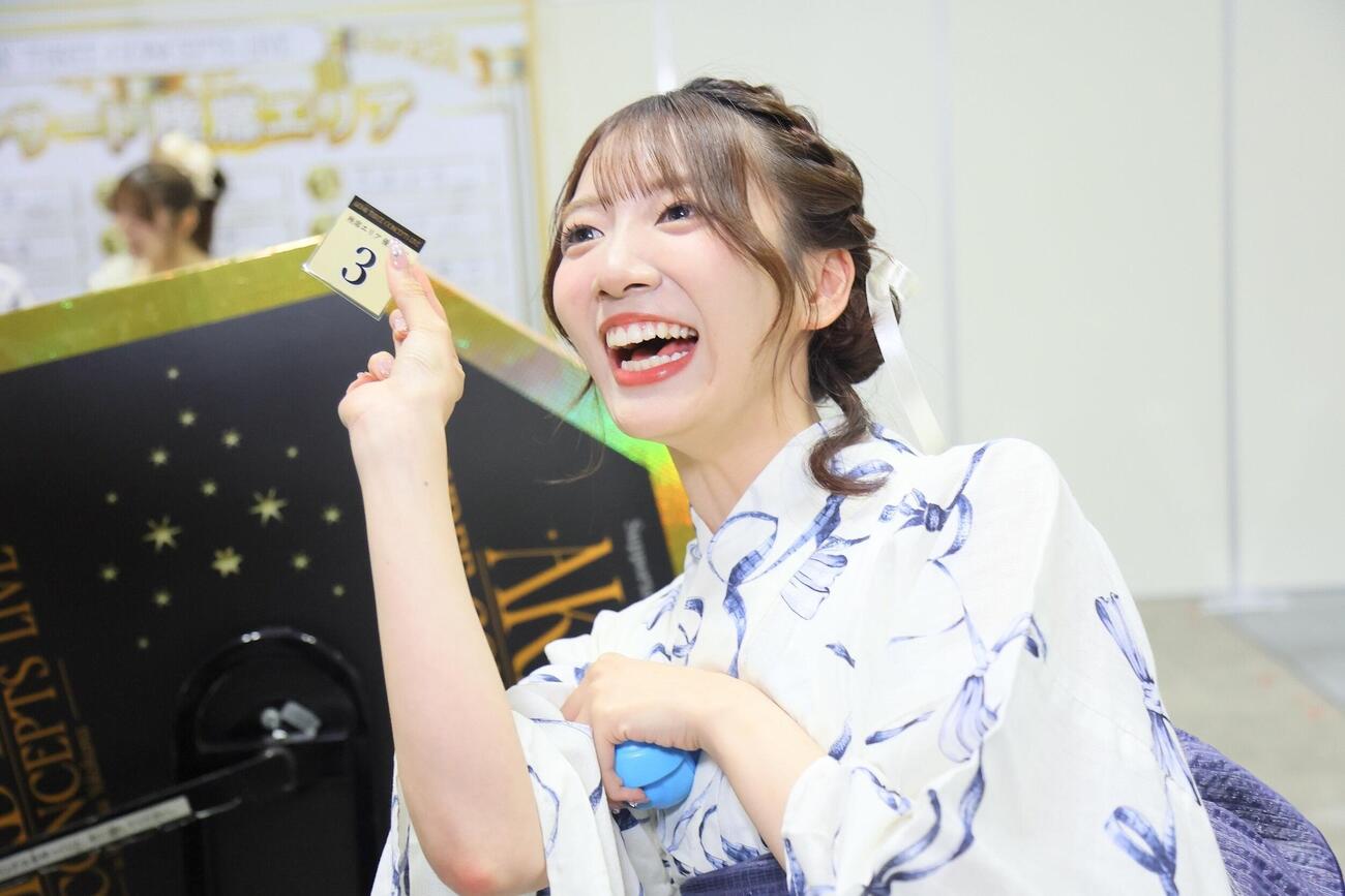 抽選会に参加した工藤華純（C）AKB48