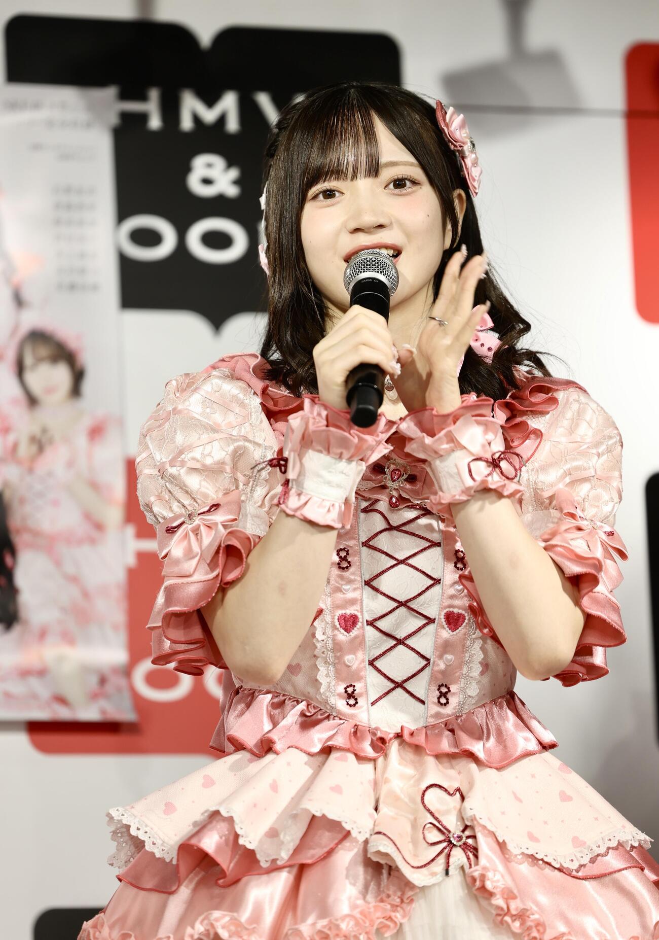 質問に答えるSKE48坂本真凛（撮影・河田真司）