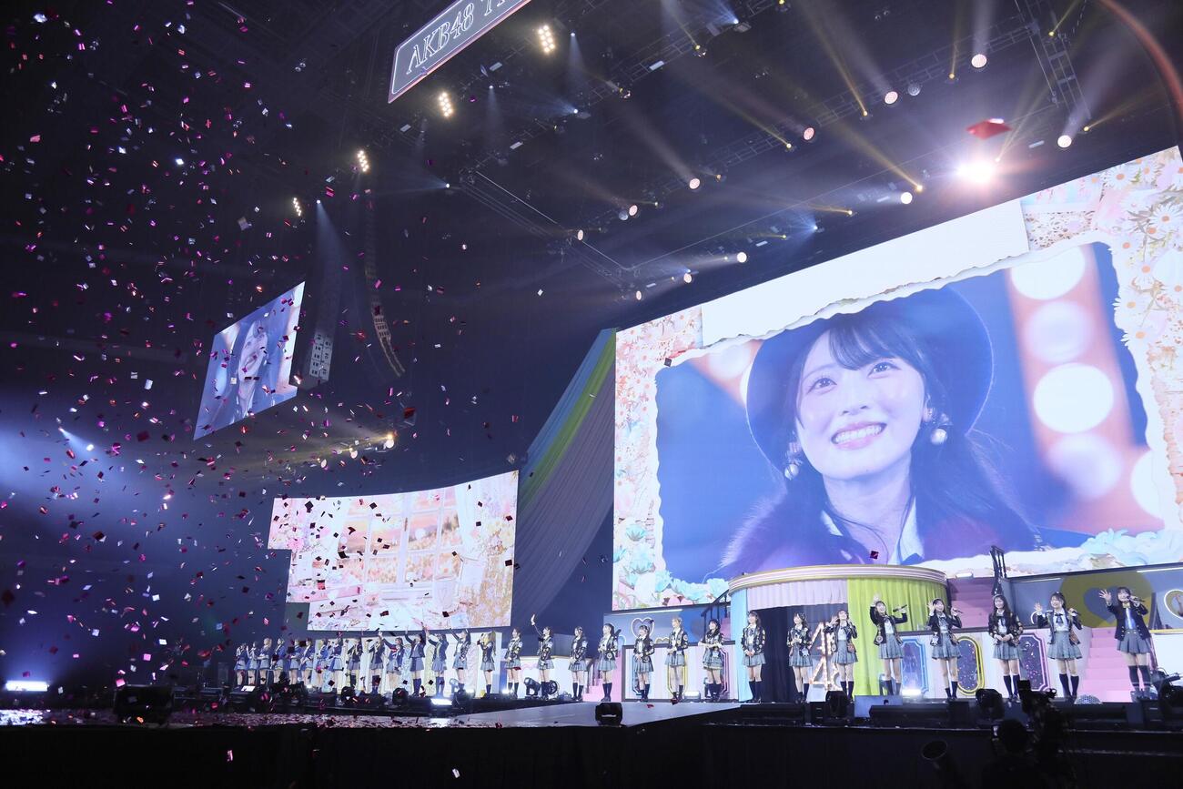 「推しが『好きish』コンサート」を盛り上げるAKB48（C）AKB48