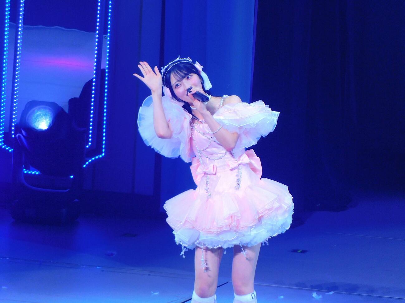 「推しが『好きish』コンサート」を盛り上げるAKB48佐藤綺星（撮影・寺本吏輝）