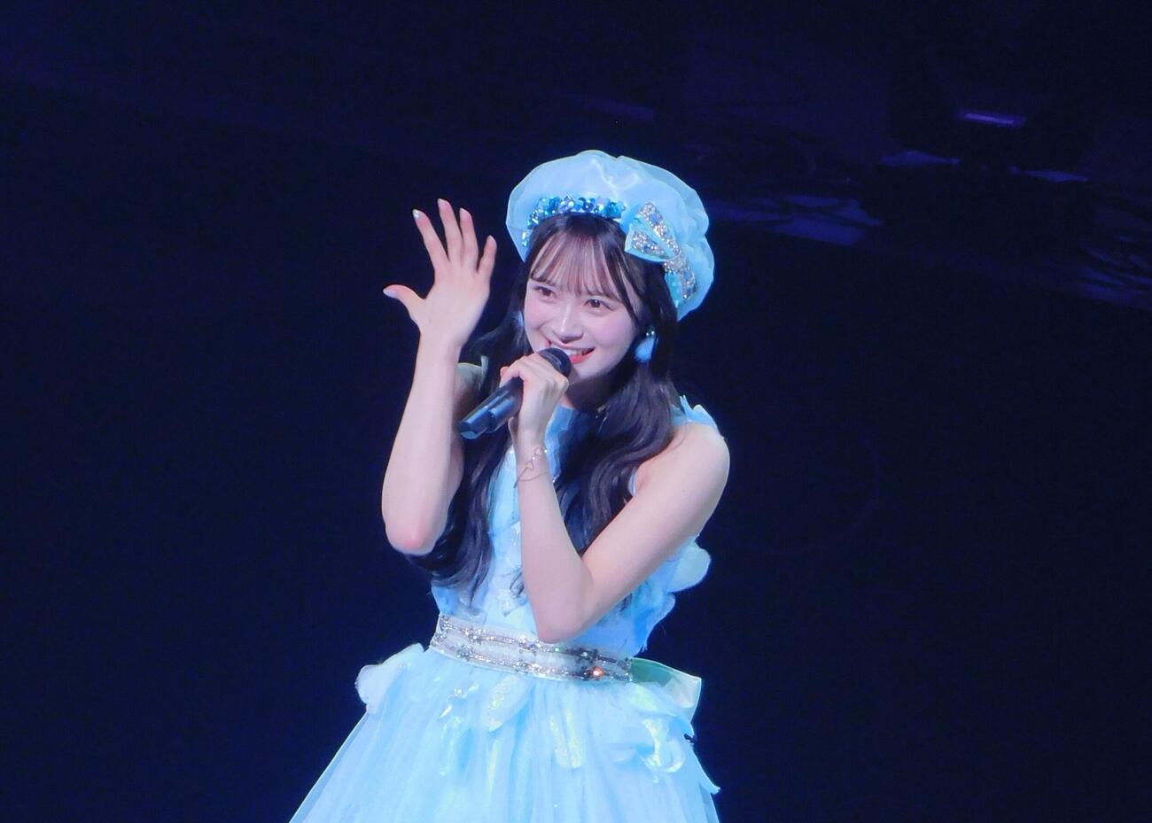 「推しが『好きish』コンサート」を盛り上げるAKB48伊藤百花（撮影・寺本吏輝）