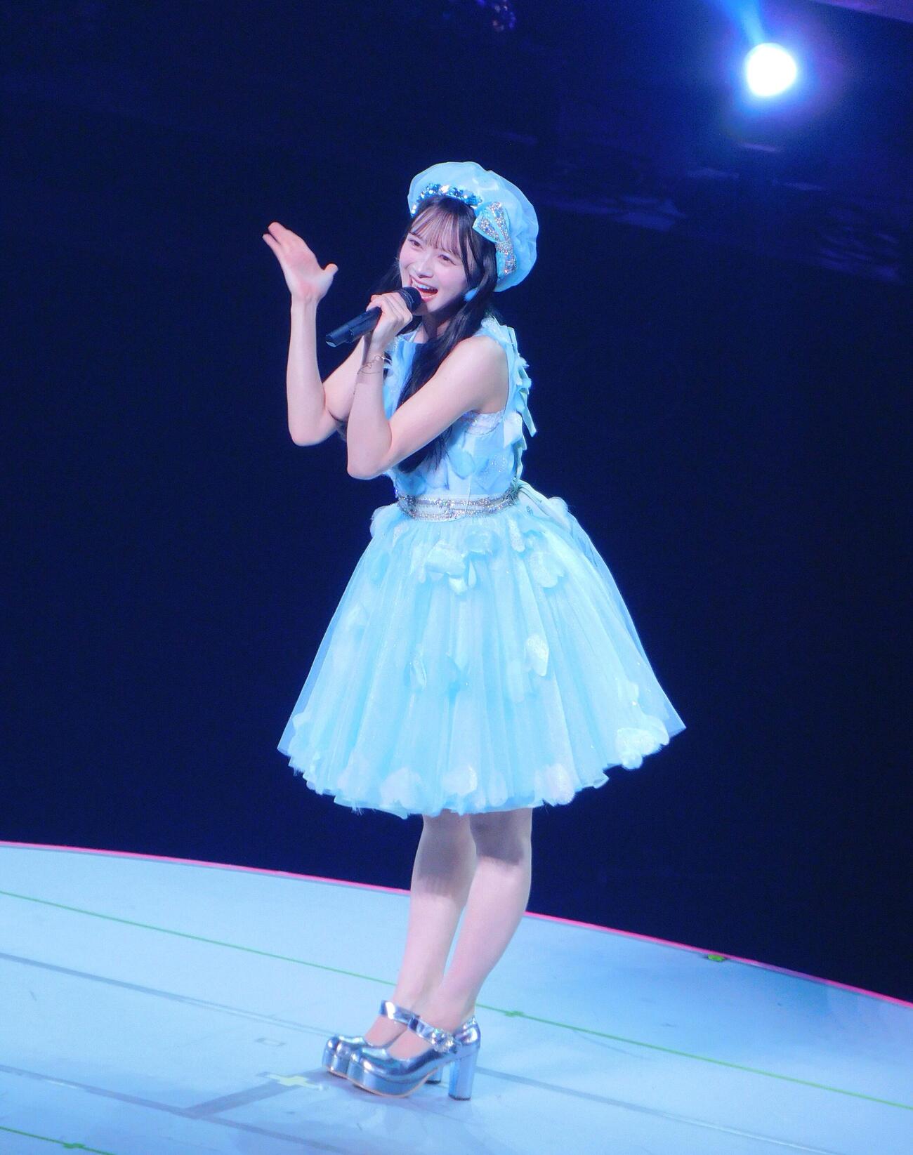 「推しが『好きish』コンサート」を盛り上げるAKB48伊藤百花（撮影・寺本吏輝）