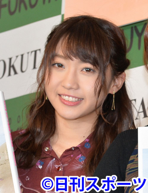 AKB木崎ゆりあ写真集、水着のトップス放り投げ… - AKB48 : 日刊スポーツ