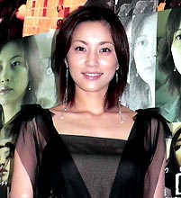 映画「ブラックナイト」の舞台あいさつを行った瀬戸朝香