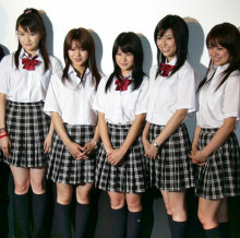 左から高部あい、長谷部優、佐津川愛美、渋谷飛鳥、上堂薗恭子