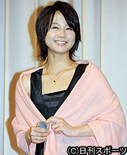 映画「東京少年」完成披露試写会で舞台あいさつに臨む堀北真希