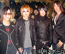 ラジオの公開生放送に出演したＧＬＡＹのメンバー