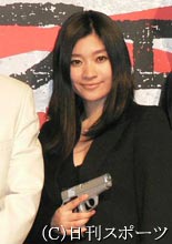 「アンフェア」の完成会見に出席した篠原涼子