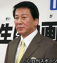 会見を行った杉良太郎