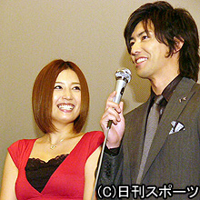 舞台あいさつを行った三津谷葉子（左）と金子昇（撮影・近藤由美子）
