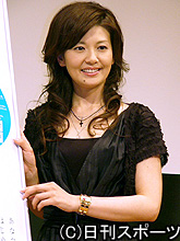 韓国映画「私たちの幸せな時間」の試写会でトークショーを行った南野陽子