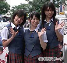 映画「伝染歌」のトークショーを行った左から前田敦子、大島優子、秋元才加