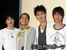 「ＢＯＹＳ　ＬＯＶＥ」出演の左から谷和憲、菅野篤海、小谷嘉一、川久保雄基