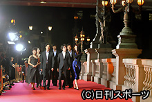 映画「ALWAYS続・三丁目の夕日」のPRイベントに登場した出演者たち