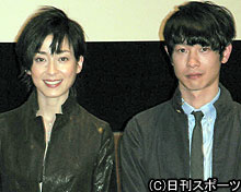 「これからも映画を愛してください」と話した宮沢りえ（左）と加瀬亮