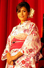 浴衣姿でトークイベントを行った長谷川理恵（撮影・近藤由美子）