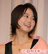 「東京少年」完成披露試写会で舞台あいさつに臨む堀北真希（撮影・小沢裕）