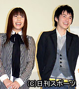 映画の初日舞台あいさつに出席した林遣都と仲里依紗（撮影・小林千穂）