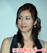 舞台あいさつを行った竹内結子(撮影・長谷川元明)
