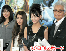 左から山口智子、成海璃子、西内まりや、緒形拳（撮影・松田秀彦）
