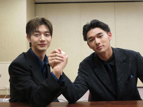吉澤要人（左）と木下暖日