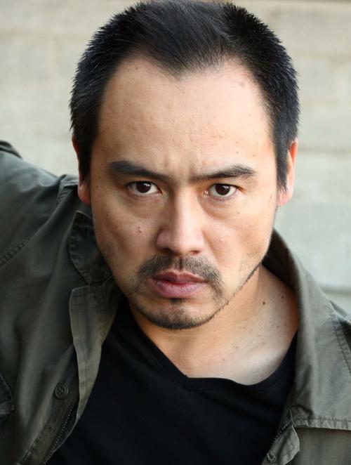 ハリウッドで活躍する俳優尾崎英二郎