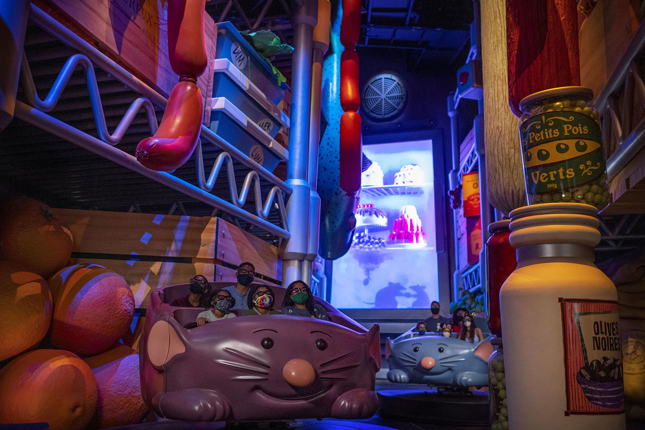 エプコットにオープンした新アトラクション「レミーのおいしいレストラン・アドベンチャー」（C）Disney