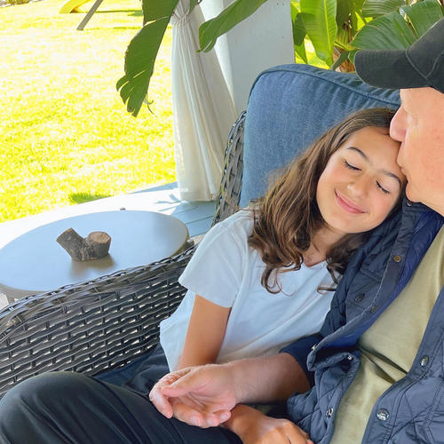 ブルース・ウィリスさんとエマ・ヘミングの娘（エマ・ヘミングのインスタグラムから）