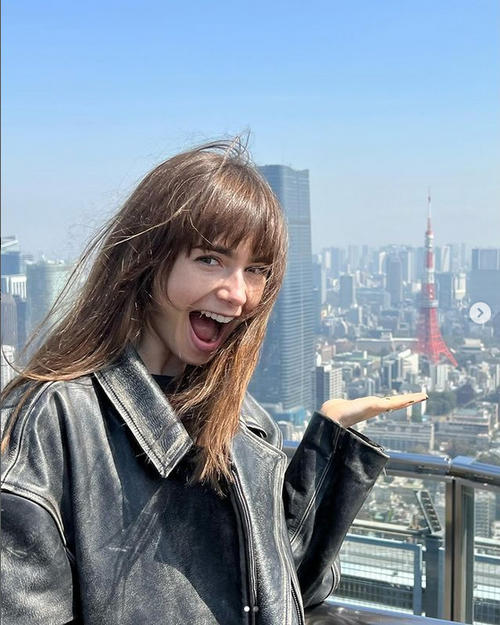 リリー・コリンズのインスタグラムから