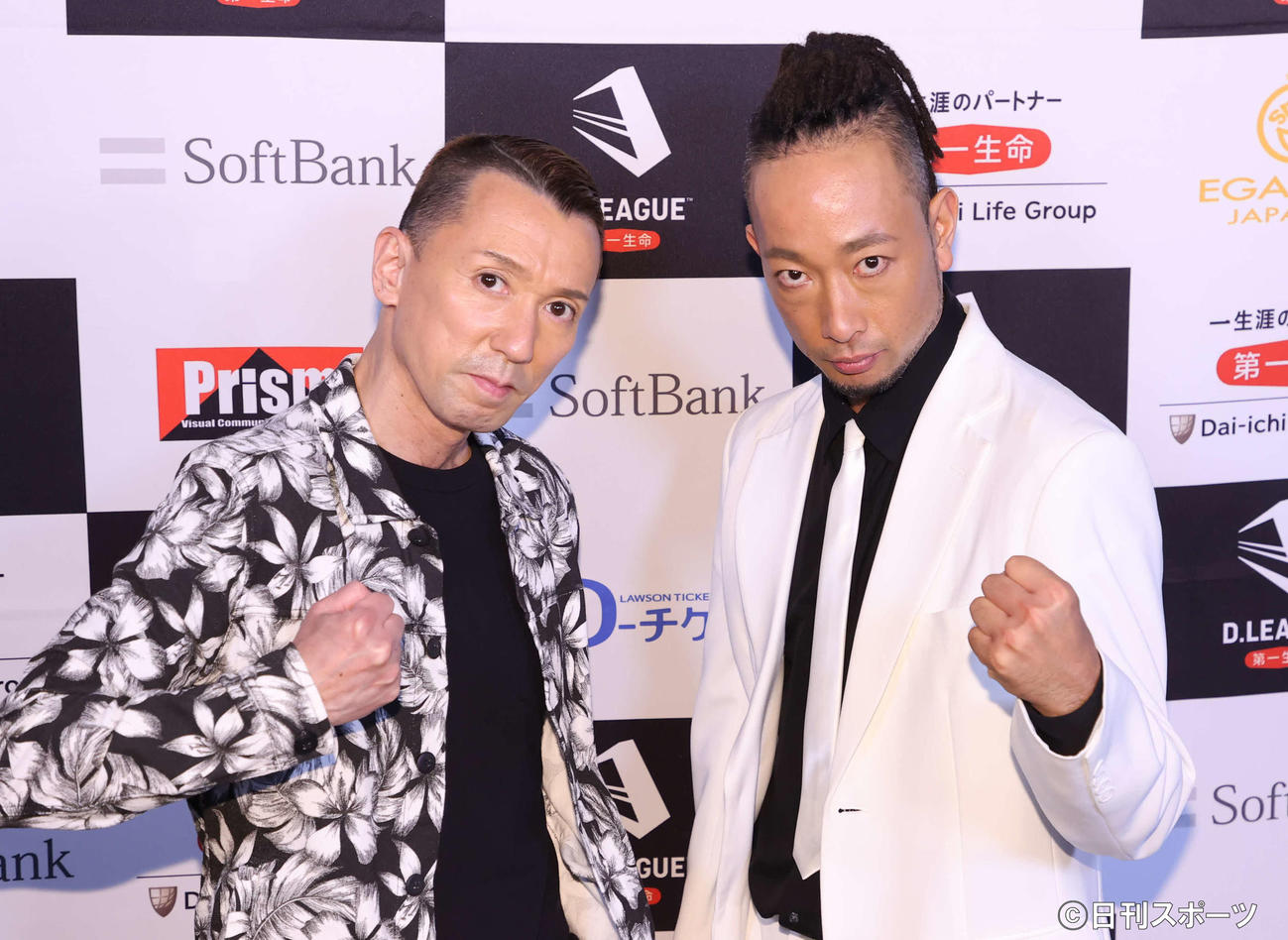 SEGA SAMMY LUXのBOBBY（左）とCANDOO（撮影・鈴木正人）