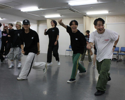 真剣なリハーサルにも笑顔があふれていた