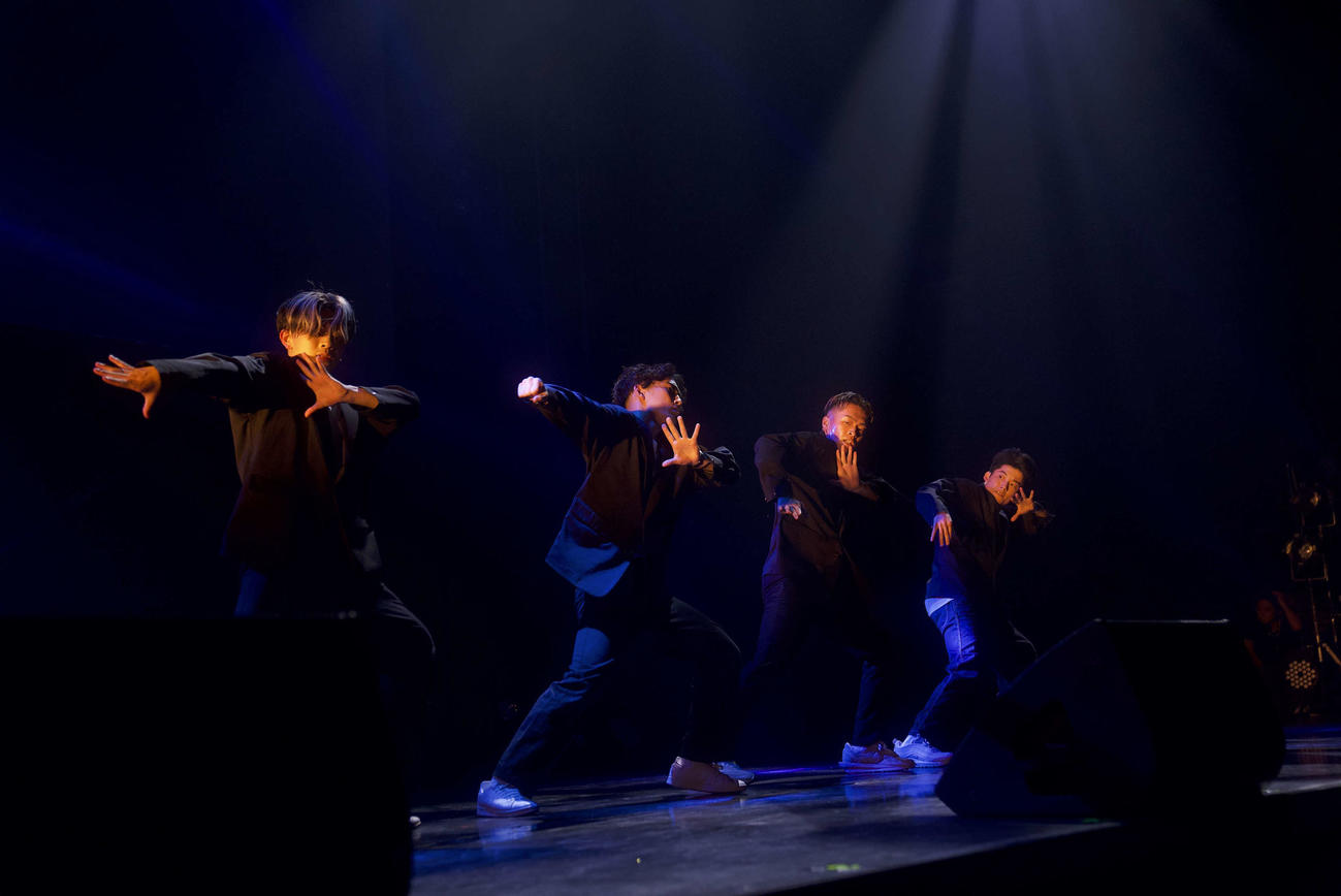 （C)avex ROYALBRATS