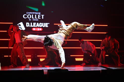 強くてスピードのあるHIRO10のダンス　©D.LEAGUE 23-24