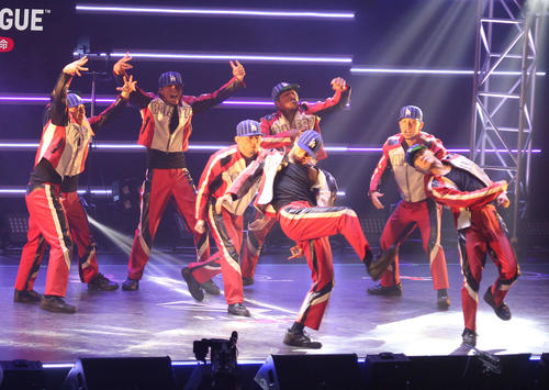スイープ勝利を決めたFULLCAST RAISERZ
