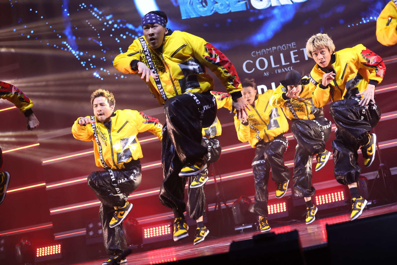 KOS〓（アキュートアクセント付きE）8ROCKS　（C）D.LEAGUE 23－24
