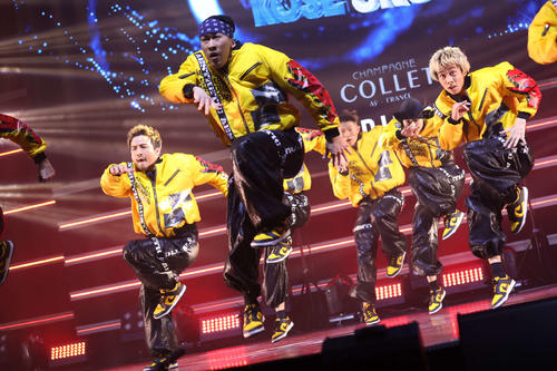 KOS〓（アキュートアクセント付きE）8ROCKS　（C）D.LEAGUE 23－24
