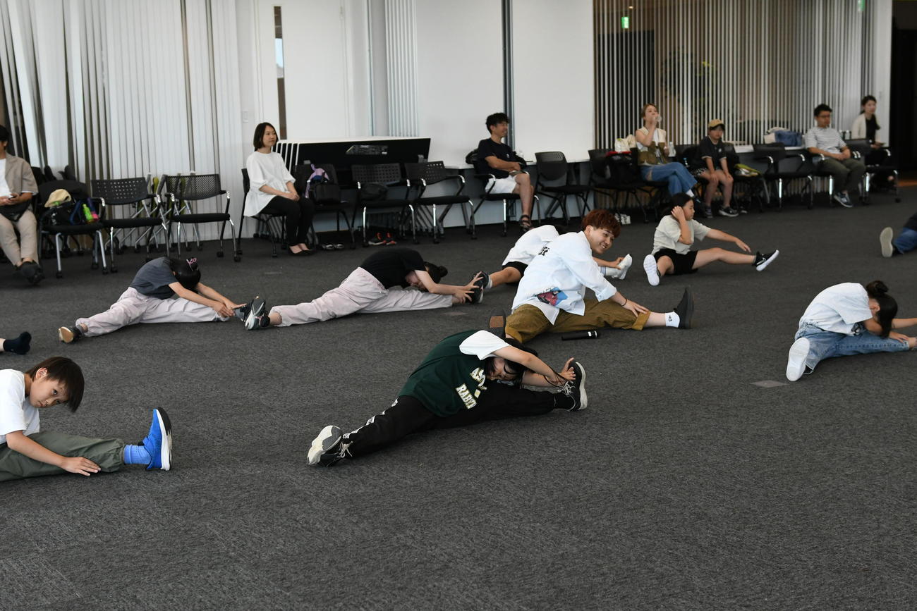 ストレッチ体操は参加者の方が柔らかかった