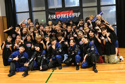 SEPTENI RAPTURESと所沢高ダンス部。最前列中央が恩返しにやってきたTANUKI